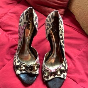 Carlos Santana pumps..never worn 4 1/2 inch heel..leopard rose print very sexy